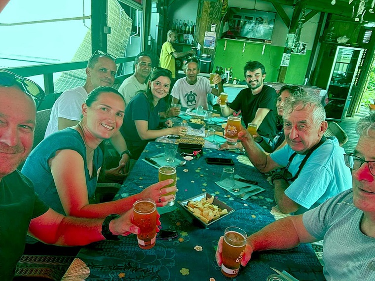 Aprés l'effort, la récompense. Repas de fin de formation chez"Tof".
