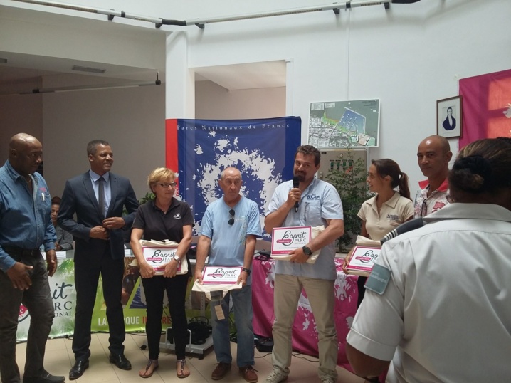 La plongée en Guadeloupe marquée "Esprit Parc National Guadeloupe". La plongée en Guadeloupe marquée "Esprit Parc National Guadeloupe".