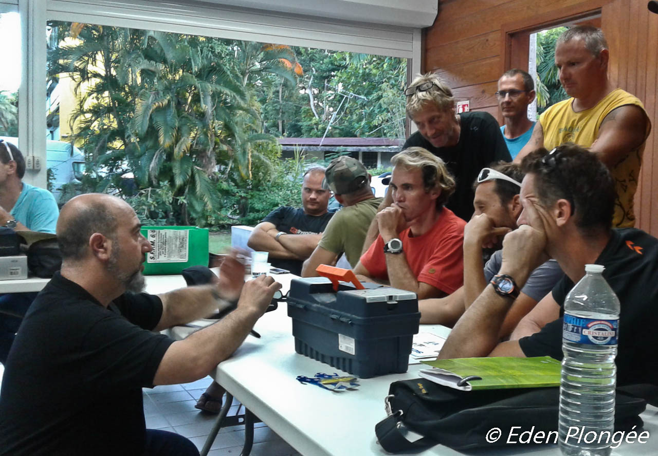 Attentifs aux explication de Patrick Messineo.