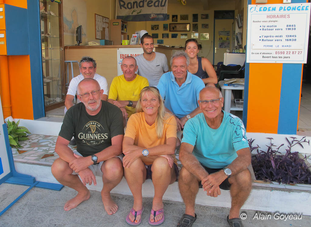Les stagiaires de la formation de plongeur Bio niveau 2 et leurs formateurs. Plongée Guadeloupe.