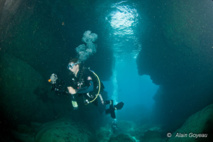 Plongée ambiance grotte à Port-Louis
