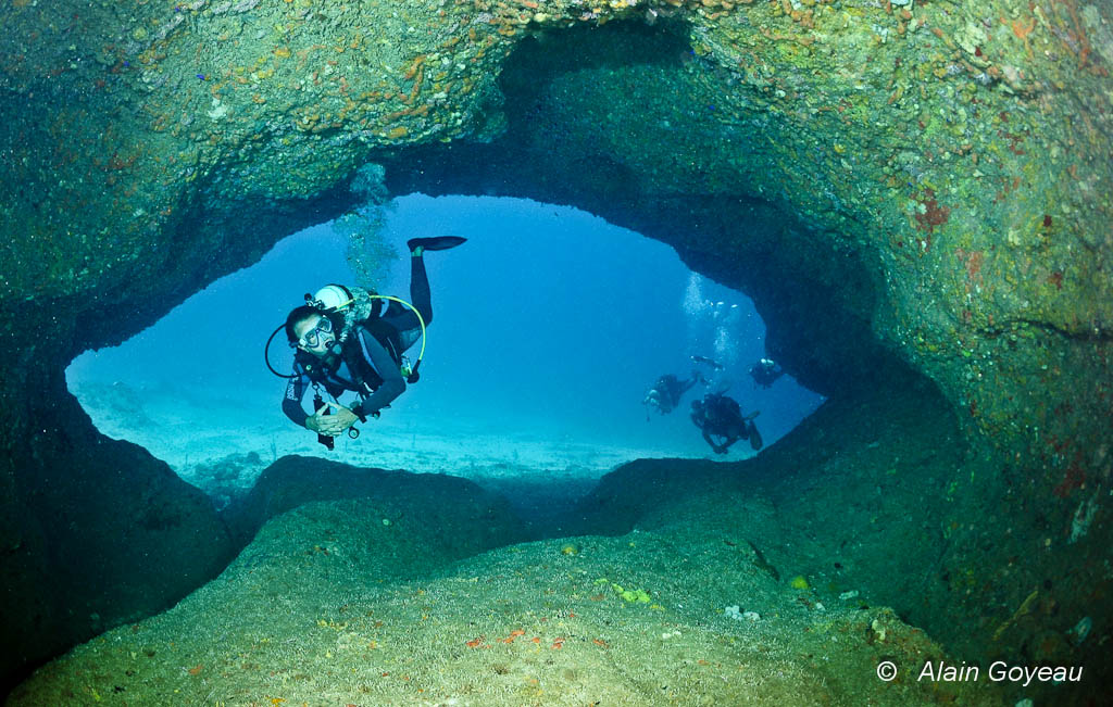 Le "Tunnel", un site de plongée à la Grande Vigie.