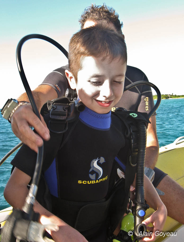 Le baptême de plongée se fait à partir de 8 ans. Le baptême de plongée se fait à partir de 8 ans.