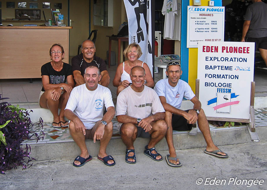 Une équipe de moniteurs passionnés aux service des plongeurs.